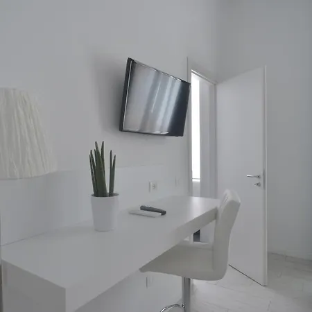 Lata Rooms