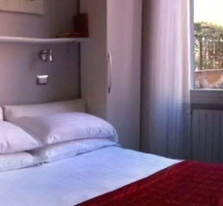 Lata Rooms 4*