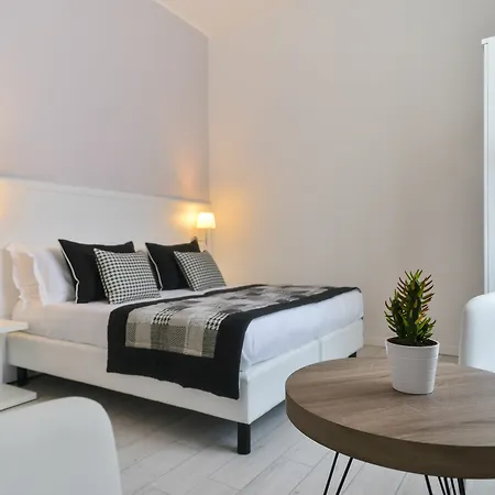 Lata Luxury Roma